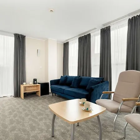 Functional With Ac Lechicka Very Berry By Renters