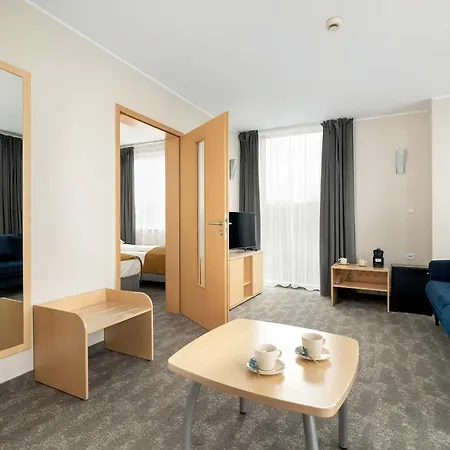 Functional With Ac Lechicka Very Berry By Renters Apartment *