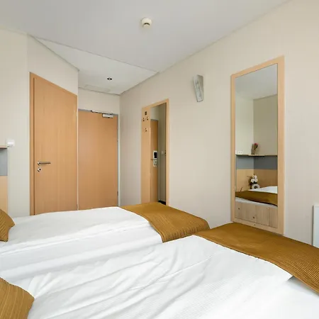 Functional With Ac Lechicka Very Berry By Renters Apartment *