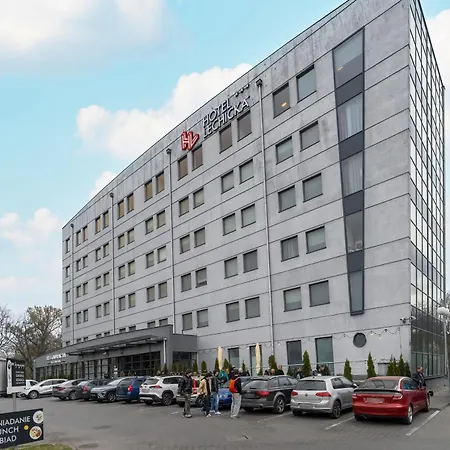Functional With Ac Lechicka Very Berry By Renters Apartment Poznan