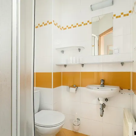 Daire Functional With Ac Lechicka Very Berry By Renters
